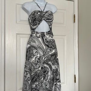 Dress XS. Black and white print